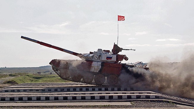 Việt Nam lần đầu xuất quân "đấu xe tăng" Biathlon tại Nga: Điều gì chờ đợi? ảnh 1