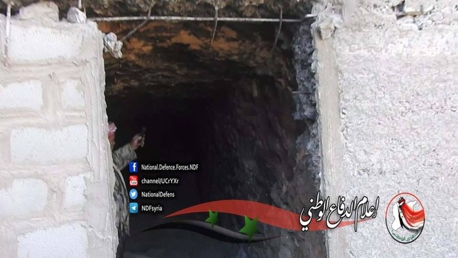 Quân đội Syria phát hiện một đường hầm vào trại huấn luyện IS ở Deir Ezzor ảnh 3