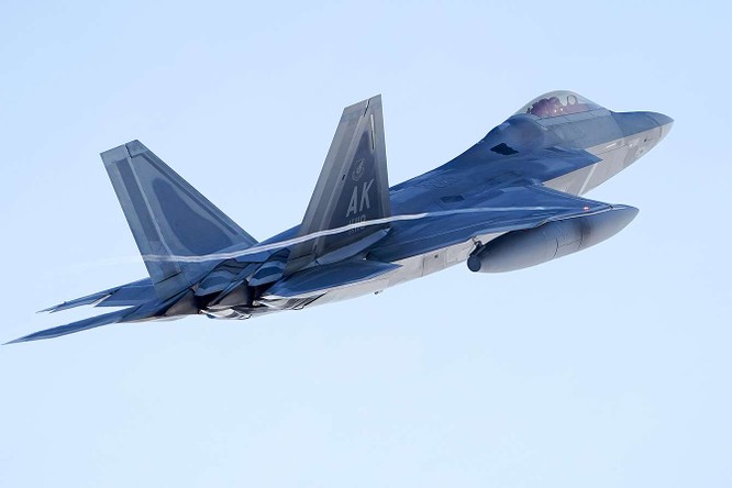 F-22 Raptor Mỹ thực hiện cuộc diễn tập “Voi đi bộ” quyết dành ưu thế với Nga ở Bắc Cực ảnh 9