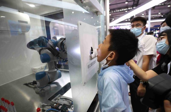 Trung Quốc phát triển robot xét nghiệm tại chỗ Covid-19 ảnh 1