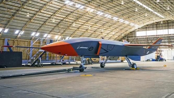 Trung Quốc triển lãm UCAV FH-97A, được cho là bản sao chép drone của Australia ảnh 1