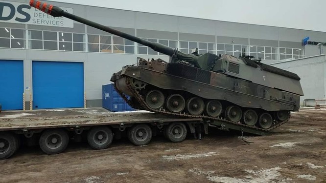 Litva sửa chữa, chuyển giao cho Ukraine 2 pháo tự hành 155mm Panzerhaubitze 2000 ảnh 1