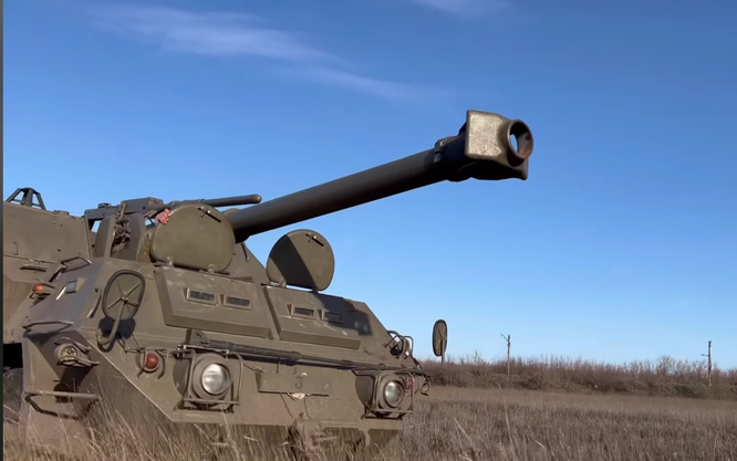 Quân đội Ukraine giới thiệu pháo tự hành bánh lốp Dana do Tiệp Khắc sản xuất ảnh 1