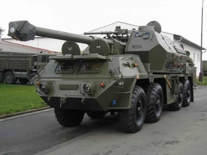 Quân đội Ukraine giới thiệu pháo tự hành bánh lốp Dana do Tiệp Khắc sản xuất ảnh 3
