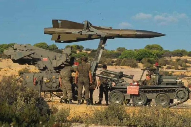 Tây Ban Nha chuyển giao cho Ukraine tên lửa phòng không cũ MIM-23 HAWK và Spada/Skyguard Aspide ảnh 1