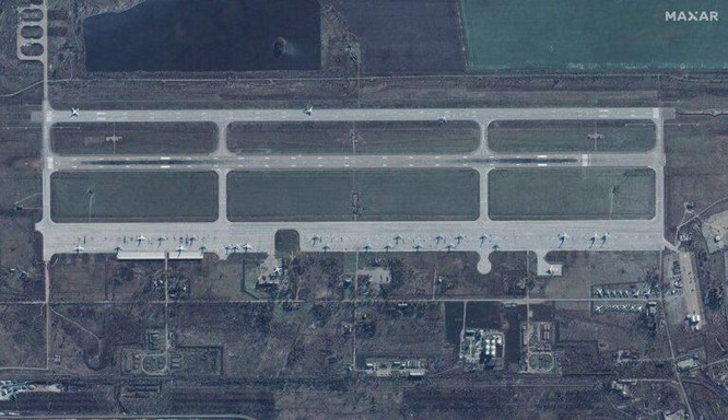 Ukraine liên tiếp sử dụng UAV tầm xa tấn công các sân bay quân sự Nga ảnh 4
