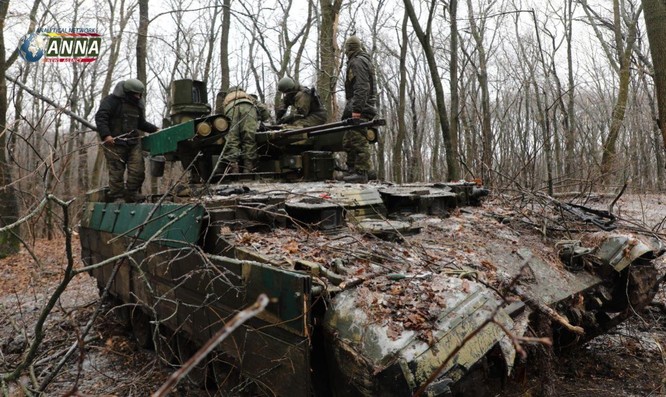 Xe yểm trợ xe tăng “Kẻ hủy diệt” BMPT thể hiện uy lực trên chiến trường Luhansk ảnh 4