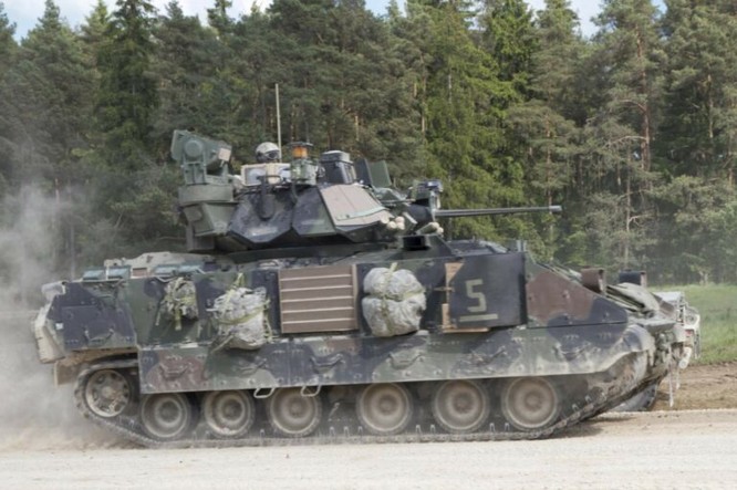 Mỹ - Đức quyết định cung cấp hàng chục xe chiến đấu bộ binh Bradley và Marder cho Ukraine ảnh 1