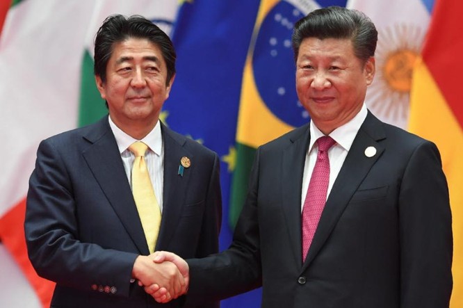 Ngày 5/9/2016, Thủ tướng Shinzo Abe hội đàm với Chủ tịch Trung Quốc Tập Cận Bình sau Lễ bế mạc Hội nghị thượng đỉnh G20. Ảnh: Nam Hoa buổi sáng