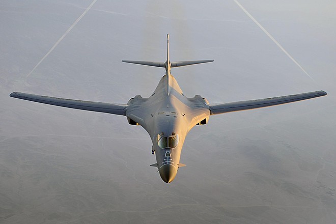 Máy bay ném bom chiến lược B-1 Lancer cánh cụp cánh xòe Mỹ (ảnh tư liệu)