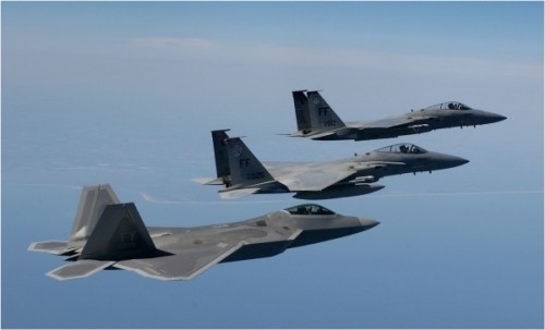Máy bay chiến đấu tàng hình F-22 Raptor Mỹ