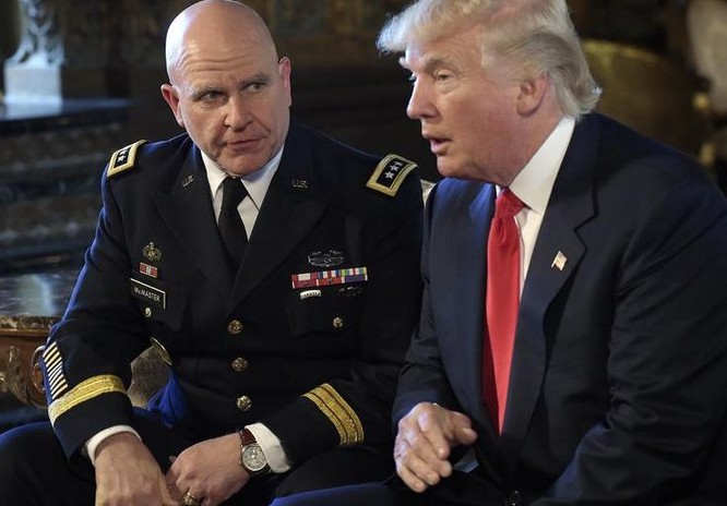 Cố vấn an ninh quốc gia Mỹ H.R. McMaster và Tổng thống Mỹ Donald Trump. Ảnh: Washington Times