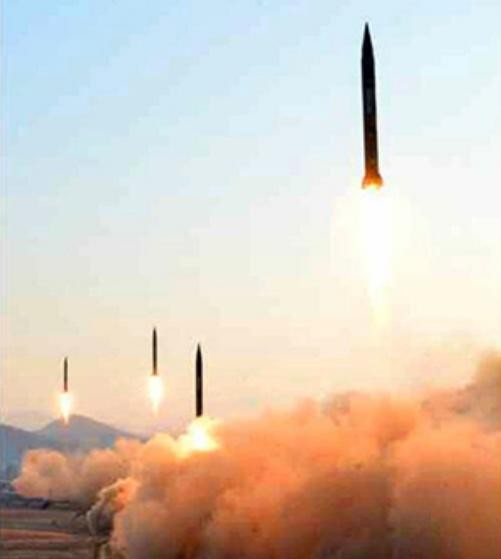 Ngày 6/3/2017, Triều Tiên phóng 4 quả tên lửa đạn đạo về biển Nhật Bản. Ảnh: Kyodo