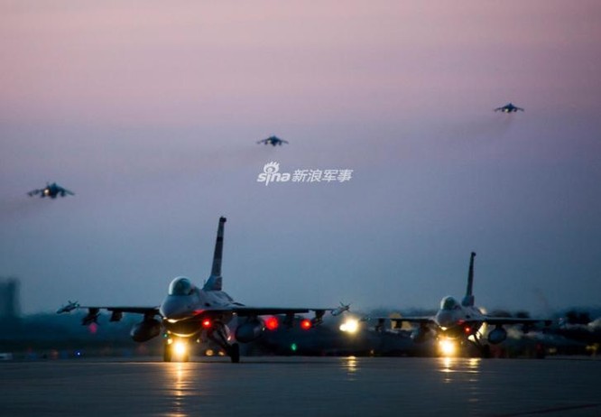 Mỹ và Hàn Quốc tiến hành diễn tập không chiến trên bán đảo Triều Tiên. Ảnh: Sina