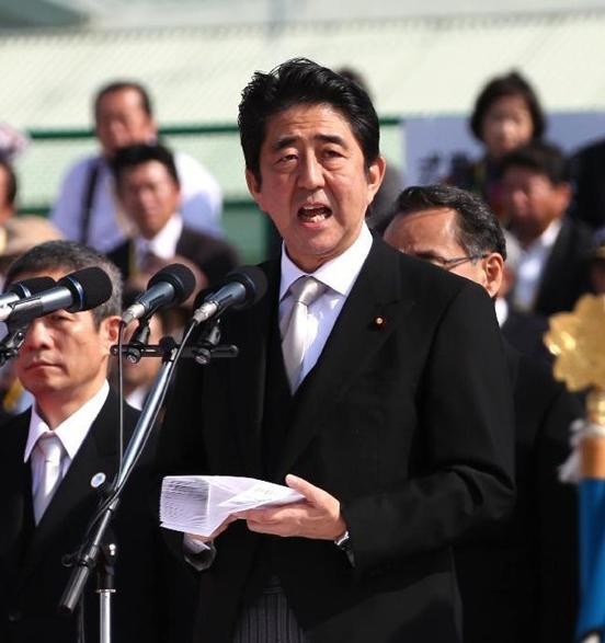 Thủ tướng Nhật Bản Shinzo Abe coi trọng tăng cường sức mạnh quân sự.