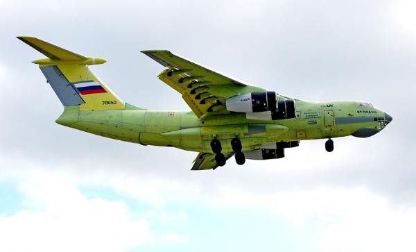 Máy bay vận tải IL-476 Nga.