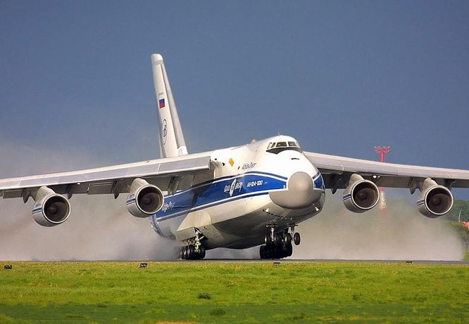 Máy bay vận tải An-124. Ảnh; Aircraft InFormation.