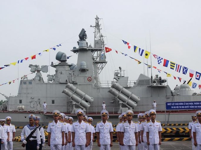 Hải quân Việt Nam biên chế thêm 2 tàu tên lửa lớp Molniya. Ảnh: Sohu.