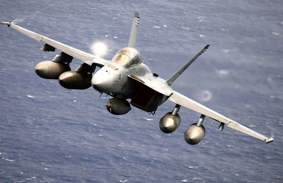 Máy bay chiến đấu F/A-18 Super Hornet Mỹ.