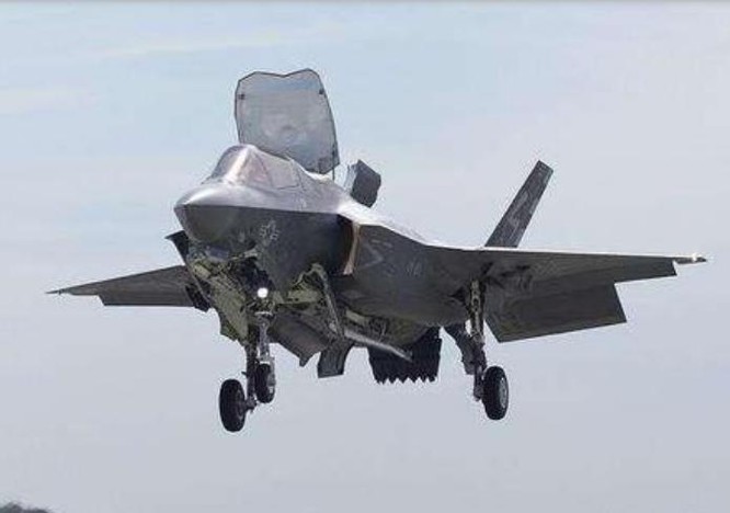 Nhật Bản tính đóng hàng loạt tàu sân bay chở F-35 đấu Trung Quốc ảnh 1