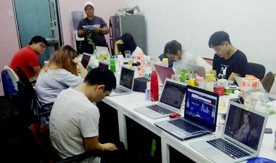 Malaysia bắt 6 người Trung Quốc trong đường dây đánh bạc, cá độ quốc tế trực tuyến - Ảnh 1