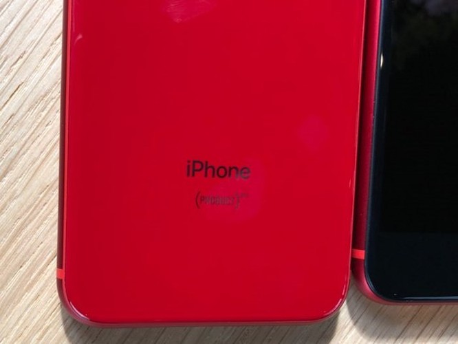 Đây là iPhone 8 Product RED: rất đẹp, rất dễ bám vân tay ảnh 5