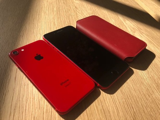 Đây là iPhone 8 Product RED: rất đẹp, rất dễ bám vân tay ảnh 7