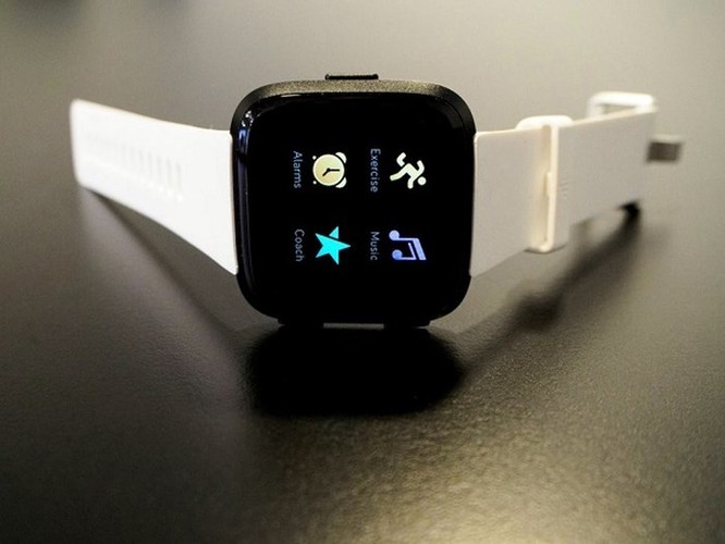 8 lý do nên mua smartwatch Fitbit hơn là Apple Watch ảnh 4