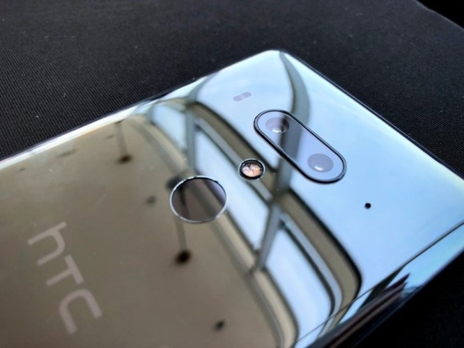 Loạt ảnh mới nhất về HTC U12 Plus 'cao cấp', giá khởi điểm 800 USD ảnh 2