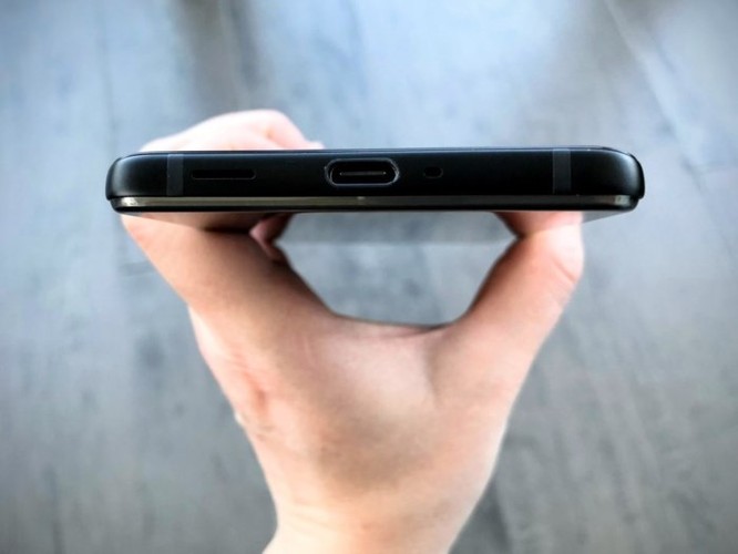 Loạt ảnh mới nhất về HTC U12 Plus 'cao cấp', giá khởi điểm 800 USD ảnh 6