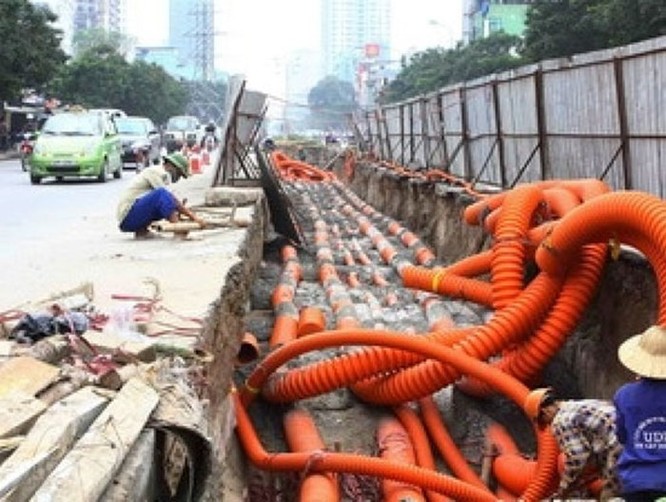 Doanh nghiệp viễn thông, điện lực Hà Nội đăng ký hạ ngầm tiếp 60 tuyến phố ảnh 1