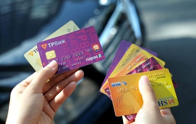 Vì sao dùng thẻ chip ATM có thể chống nạn mất tiền do ăn cắp dữ liệu và làm giả thẻ? ảnh 1
