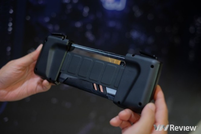 Trên tay ROG Phone - điện thoại chuyên game tối tân của Asus với hàng loạt tính năng độc lạ ảnh 19