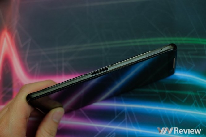 Trên tay ROG Phone - điện thoại chuyên game tối tân của Asus với hàng loạt tính năng độc lạ ảnh 4