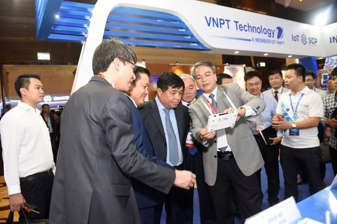 Ấn tượng VNPT tại Diễn đàn và Triển lãm Industry Summit 2018 ảnh 6