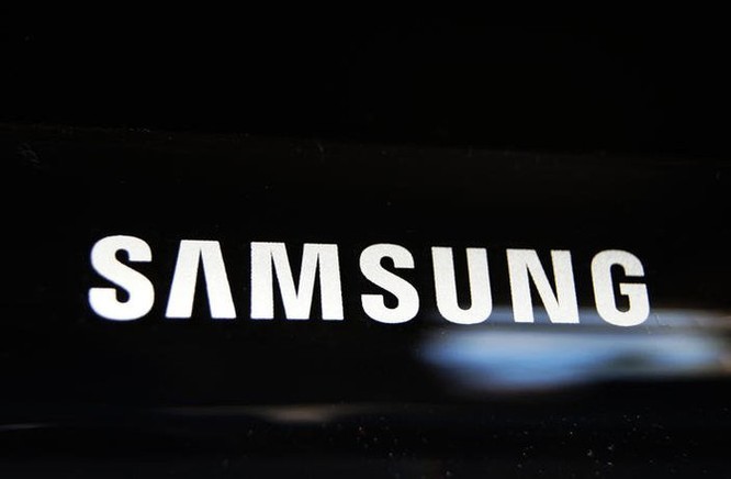 Lãnh đạo Samsung hé lộ smartphone có thể gập lại sẽ ra vào tháng 11 tới ảnh 1