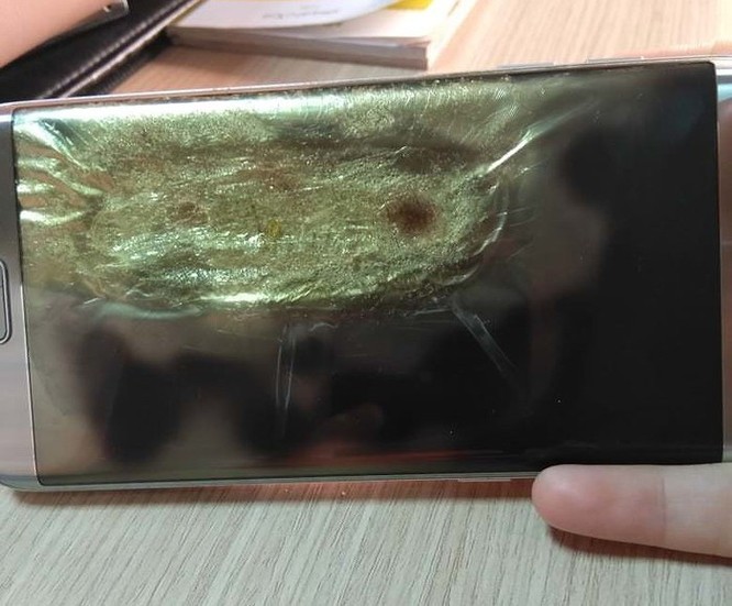 Samsung Galaxy S7 Edge bất ngờ phát nổ ảnh 2