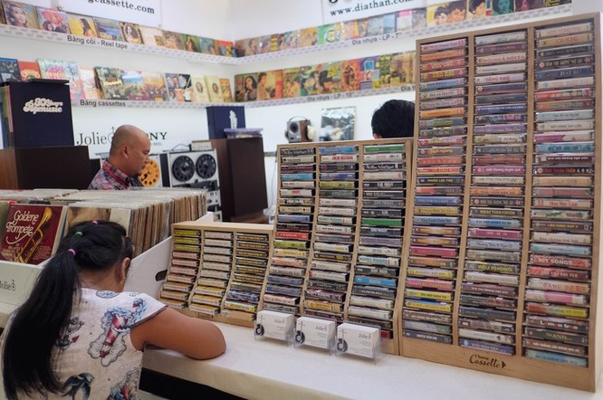 AV Show 2018 vắng loa chục tỷ, còn bán cassette và đĩa than ảnh 7