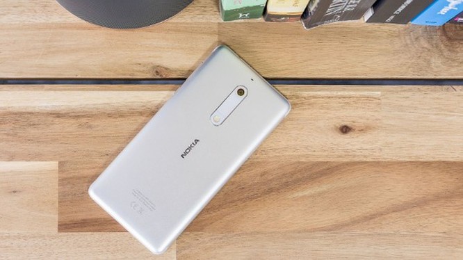 Smartphone hoài cổ: nên mua Nokia 5 hay Samsung Galaxy J4? ảnh 6