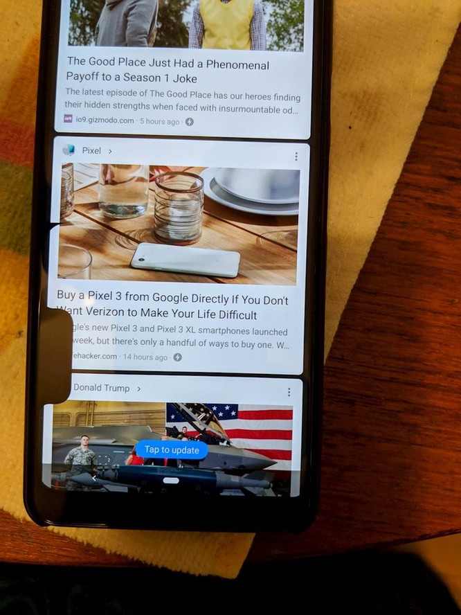 Pixel 3 XL bị lỗi phần mềm 'mọc' thêm tai thỏ ở cạnh bên màn hình ảnh 2