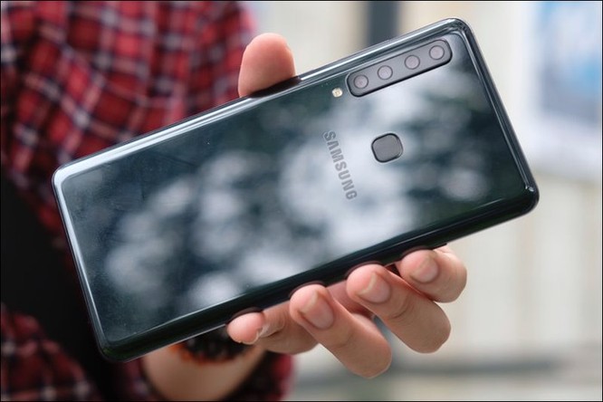 Cảm nhận nhanh Samsung Galaxy A9 2018, smartphone 4 camera sau tại Việt Nam ảnh 5
