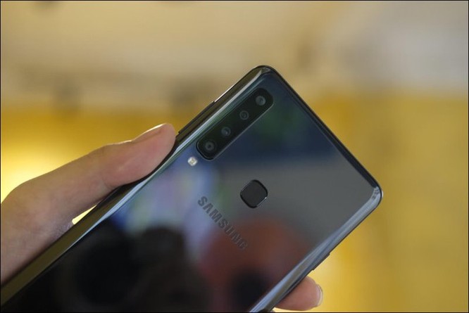 Cảm nhận nhanh Samsung Galaxy A9 2018, smartphone 4 camera sau tại Việt Nam ảnh 11