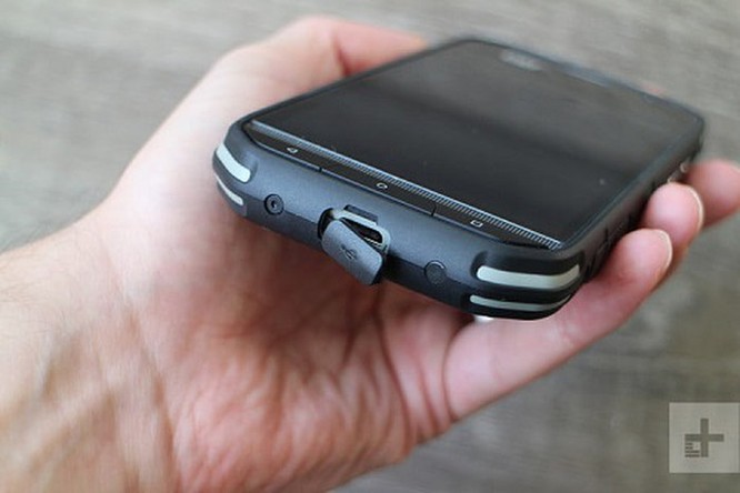 Khám phá chiếc smartphone 'nồi đồng cối đá' Cat S48c ảnh 3