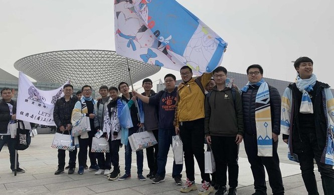 Ca sĩ hoạt hình TQ có cả triệu người hâm mộ, show kín vé ảnh 4