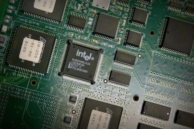 Apple, Google, Microsoft tung bản vá khẩn cấp cho thiết bị dùng chip Intel ảnh 1