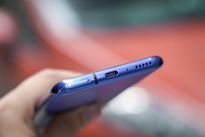 'Kẻ hủy diệt iPhone' về VN với mức giá 15 triệu đồng ảnh 7