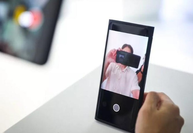 Oppo ra smartphone có camera ẩn dưới màn hình đầu tiên ảnh 1
