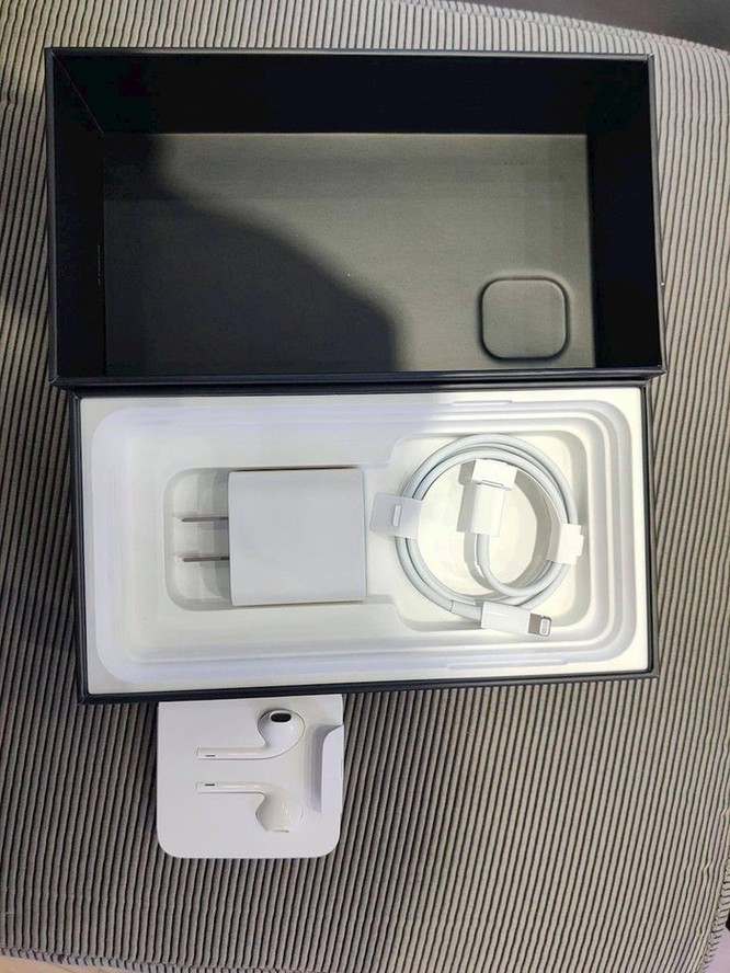 iPhone11 Pro Max bất ngờ xuất hiện tại Việt Nam ảnh 4