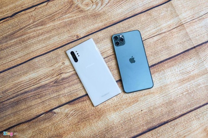iPhone 11 Pro Max đọ dáng với Galaxy Note10+ ảnh 2