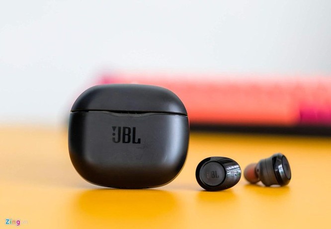 Chi tiết tai nghe True Wireless giá rẻ nhất từ JBL ảnh 1